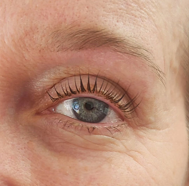 eyelash tinting